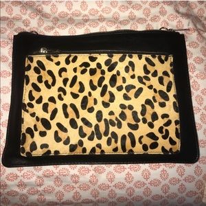 🐯 Leopard print clutch 🥰